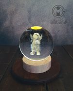 گوی‌ کریستالی وارداتی ۸ سانتی فضانورد